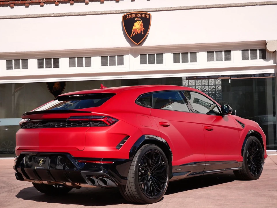 2026 Lamborghini Urus SE - Image 4 of 27