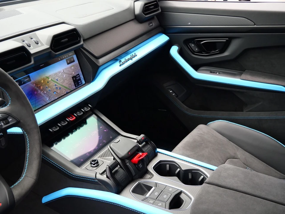 2026 Lamborghini Urus SE - Image 15 of 27