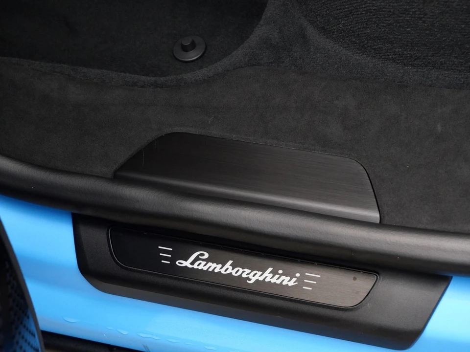 2026 Lamborghini Urus SE - Image 22 of 27