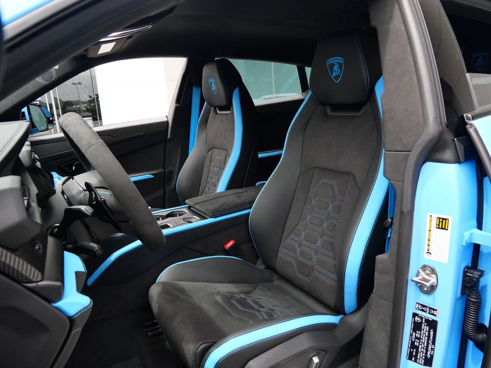 2026 Lamborghini Urus SE - Image 17 of 27