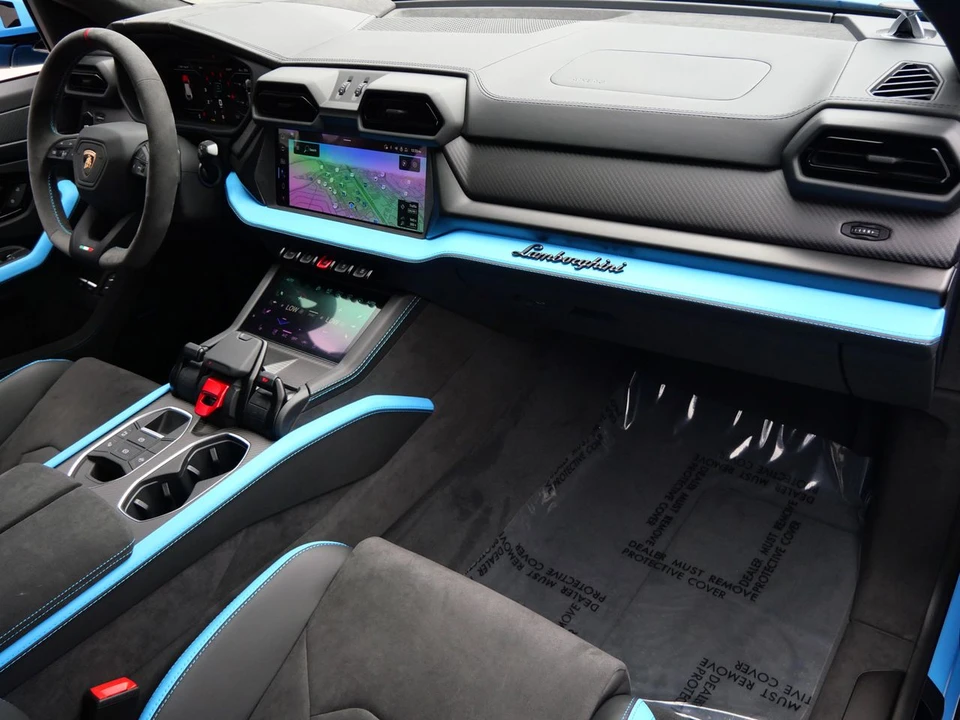2026 Lamborghini Urus SE - Image 25 of 27