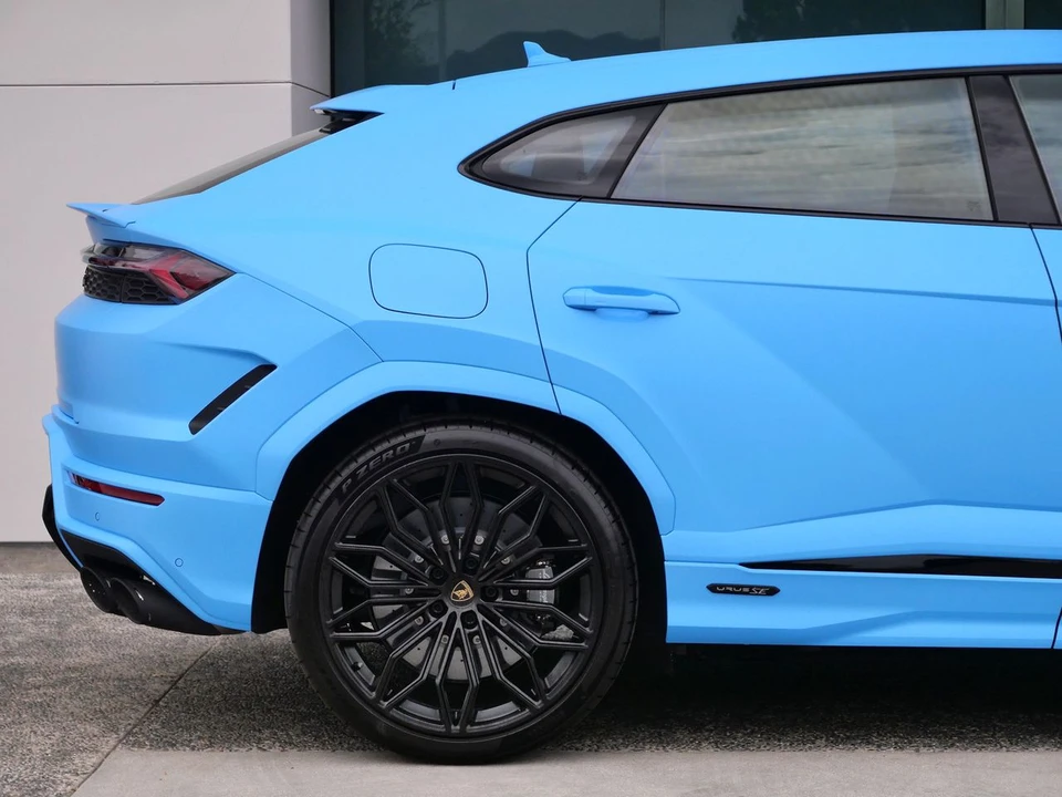2026 Lamborghini Urus SE - Image 11 of 27