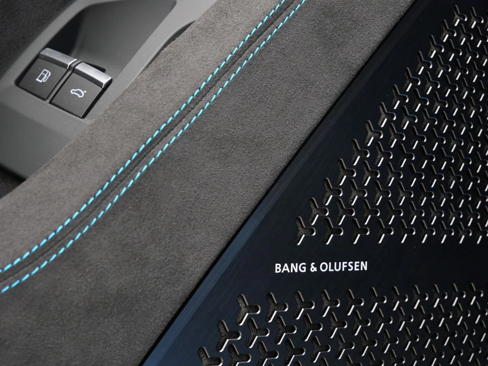 2026 Lamborghini Urus SE - Image 19 of 27