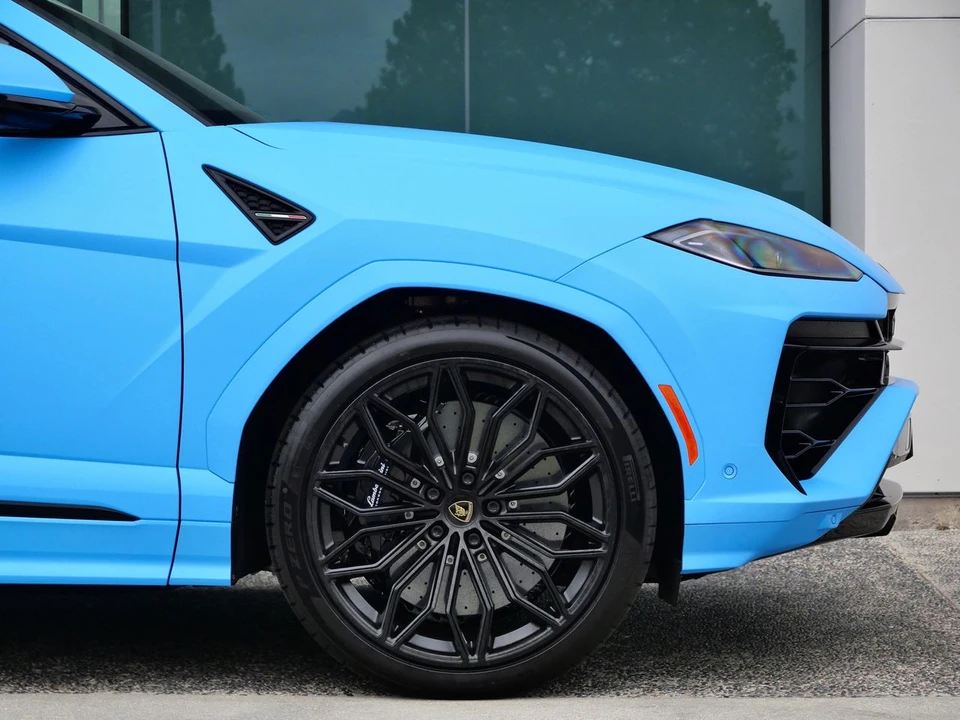 2026 Lamborghini Urus SE - Image 9 of 27