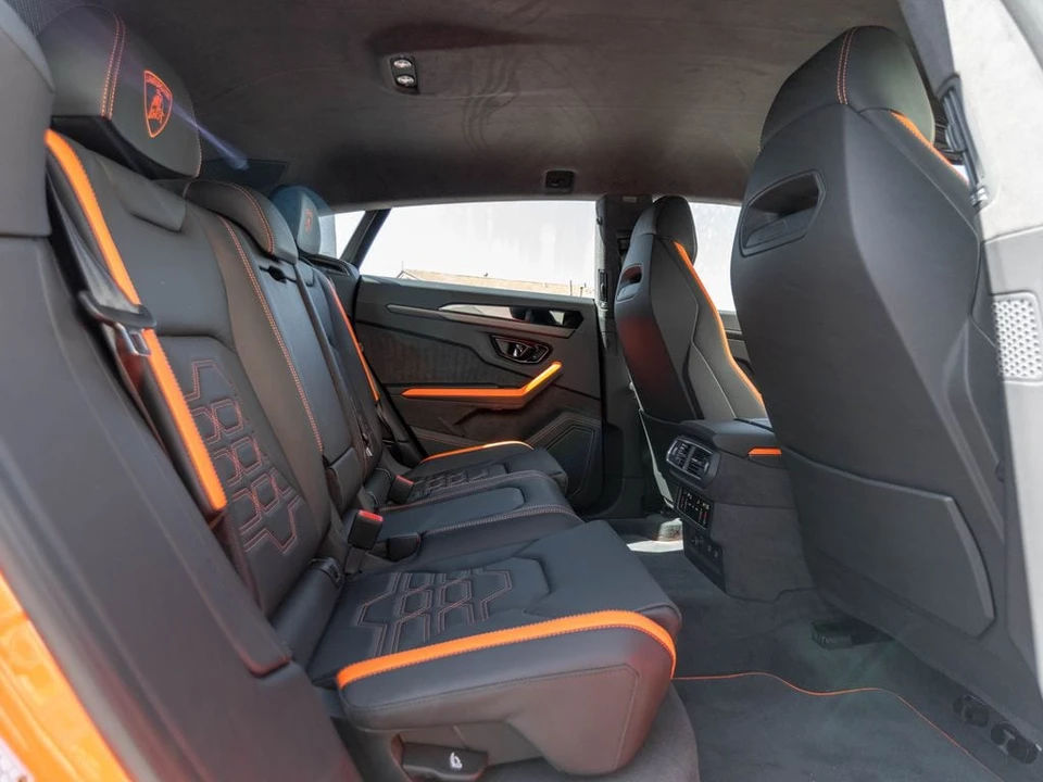 2026 Lamborghini Urus SE - Image 27 of 31