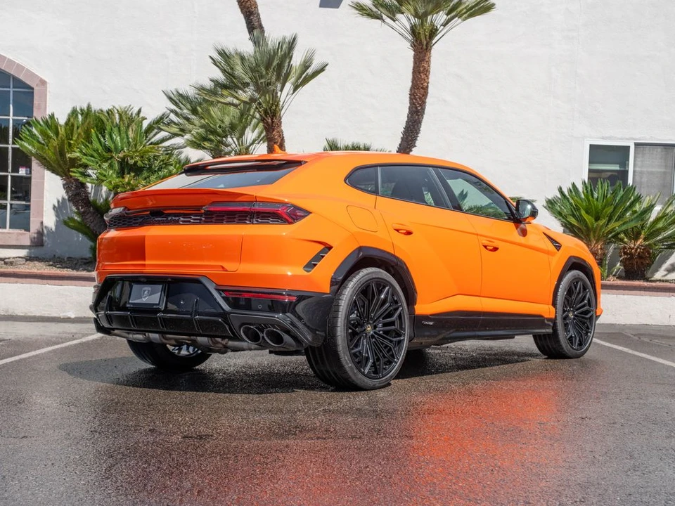 2026 Lamborghini Urus SE - Image 3 of 31
