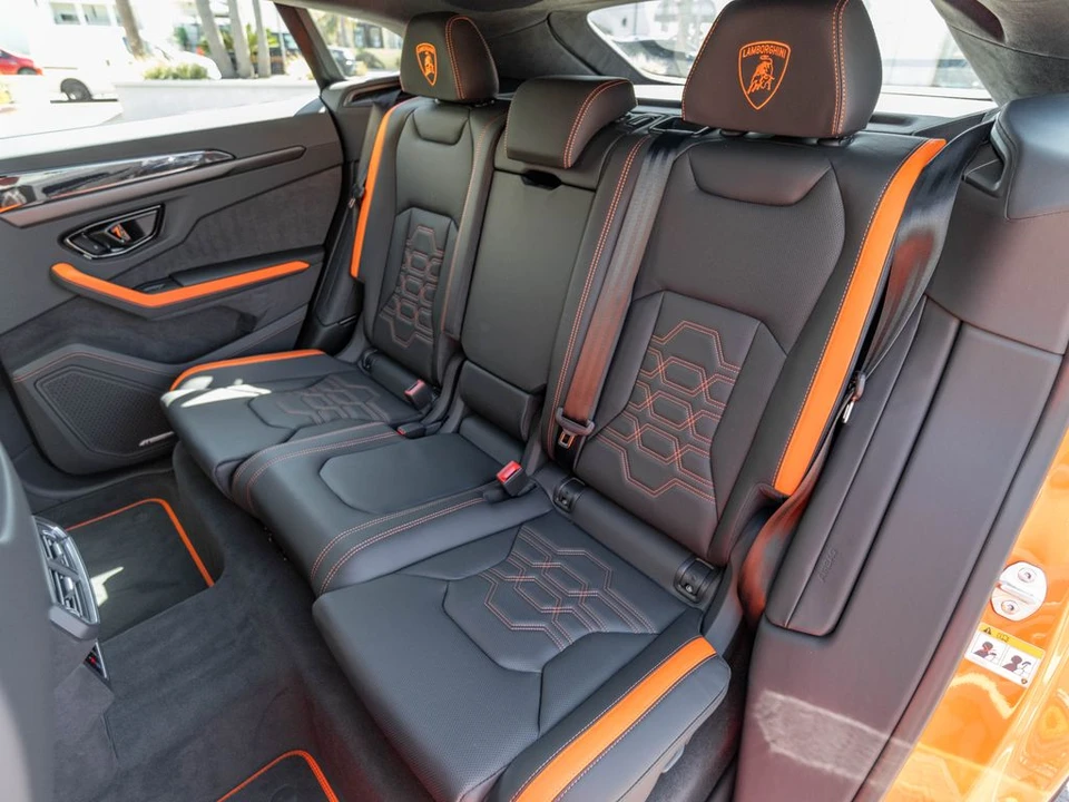 2026 Lamborghini Urus SE - Image 6 of 31