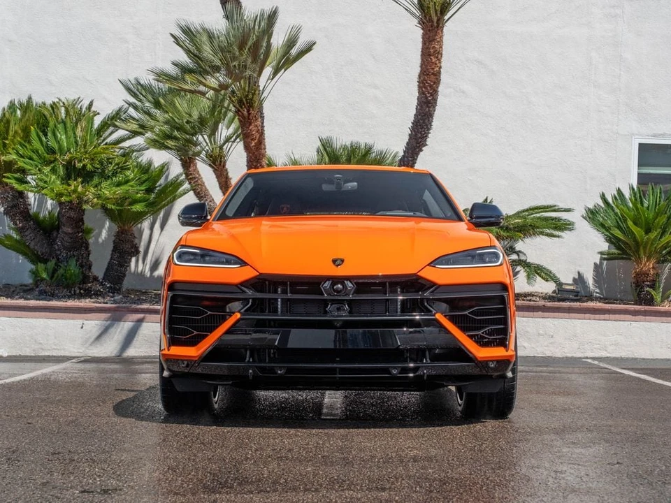 2026 Lamborghini Urus SE - Image 5 of 31