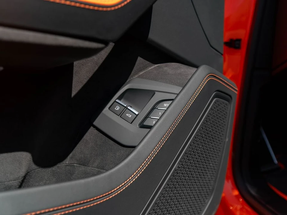 2026 Lamborghini Urus SE - Image 23 of 31