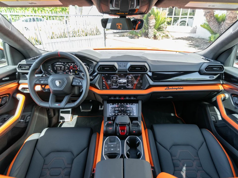 2026 Lamborghini Urus SE - Image 7 of 31