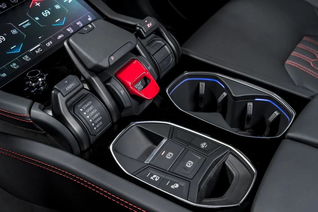 2026 Lamborghini Urus SE - Image 29 of 31