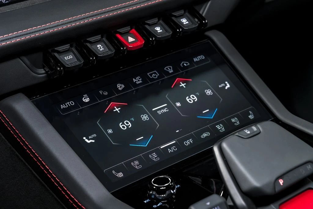 2026 Lamborghini Urus SE - Image 28 of 31