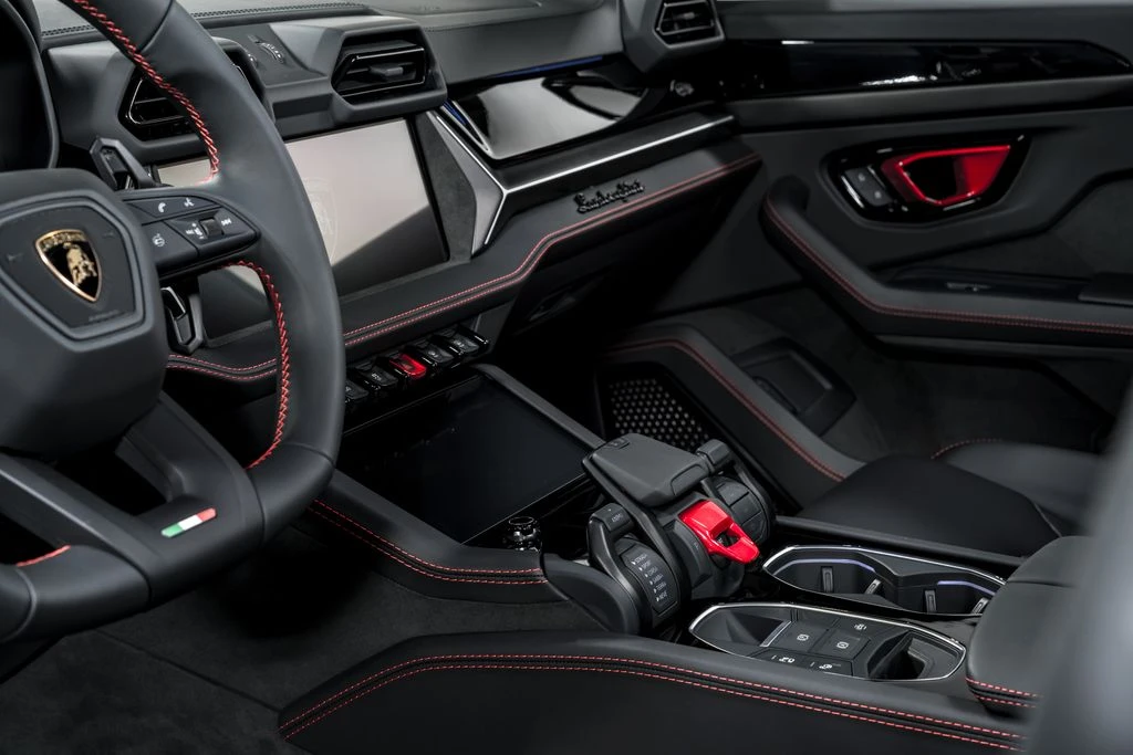 2026 Lamborghini Urus SE - Image 23 of 31