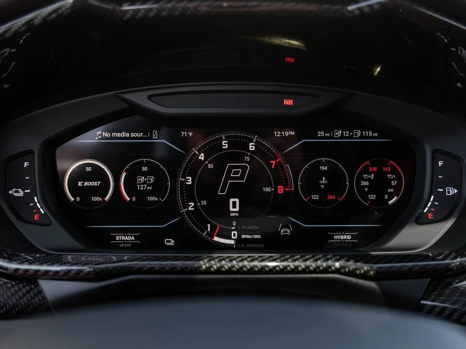 2026 Lamborghini Urus SE - Image 10 of 31