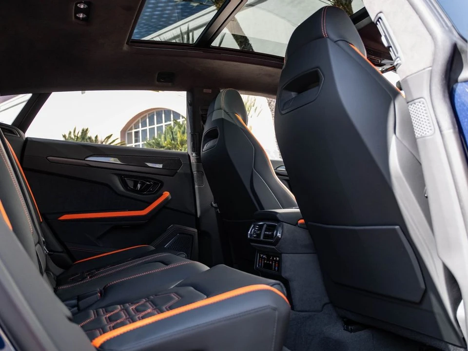 2026 Lamborghini Urus SE - Image 28 of 31