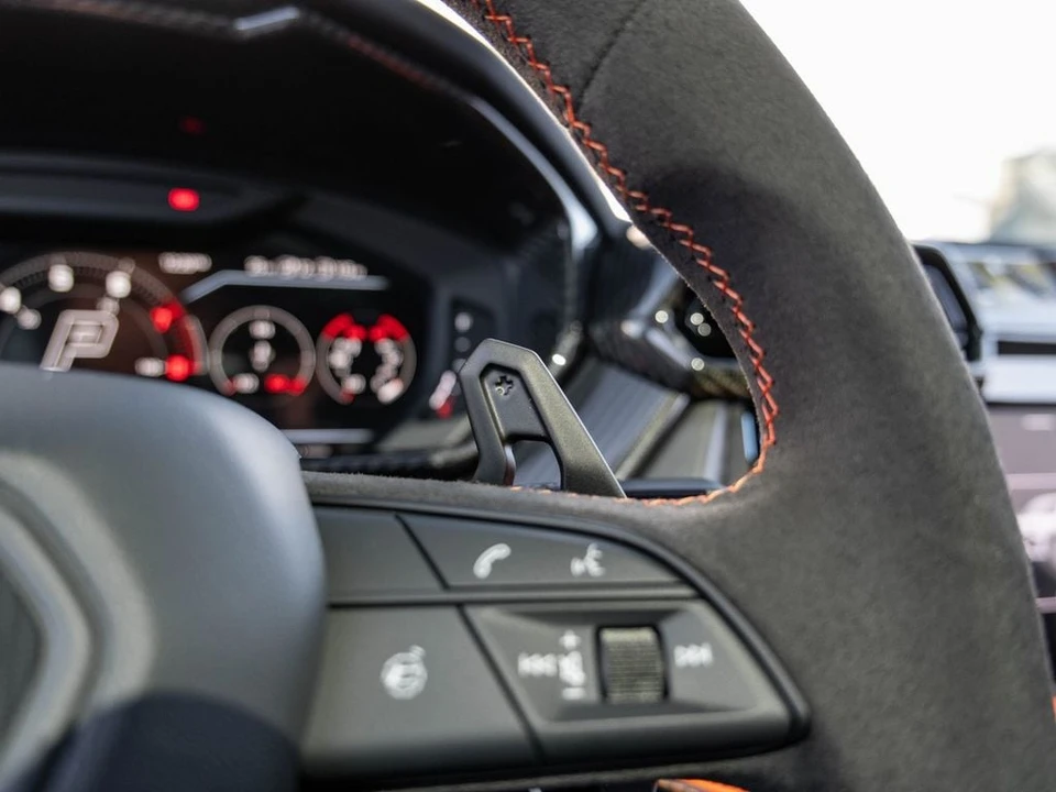 2026 Lamborghini Urus SE - Image 16 of 31