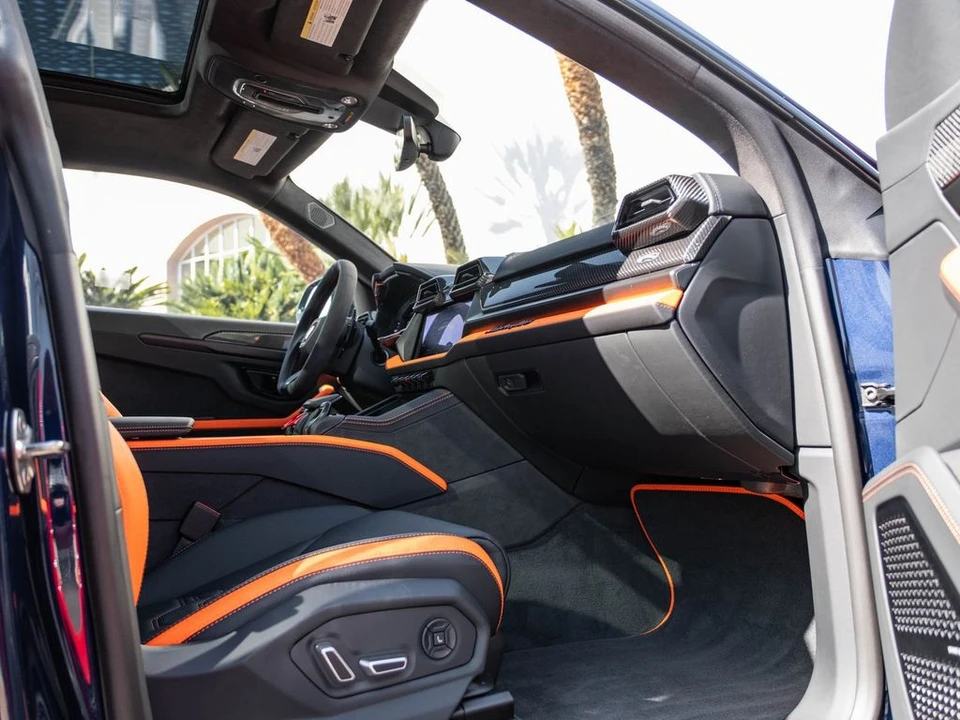 2026 Lamborghini Urus SE - Image 31 of 31