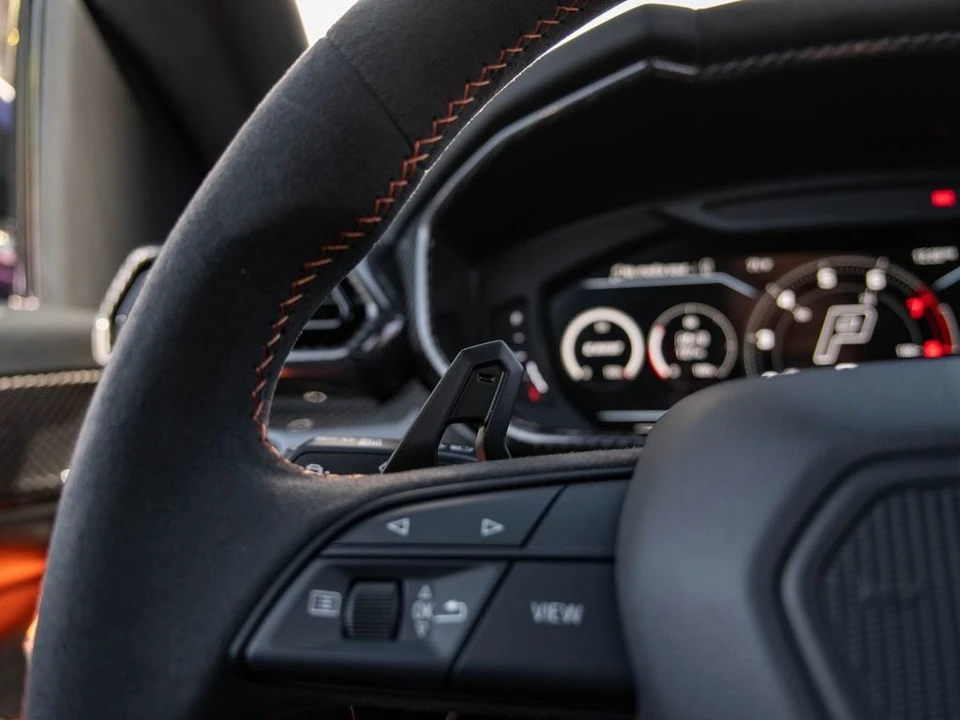 2026 Lamborghini Urus SE - Image 17 of 31