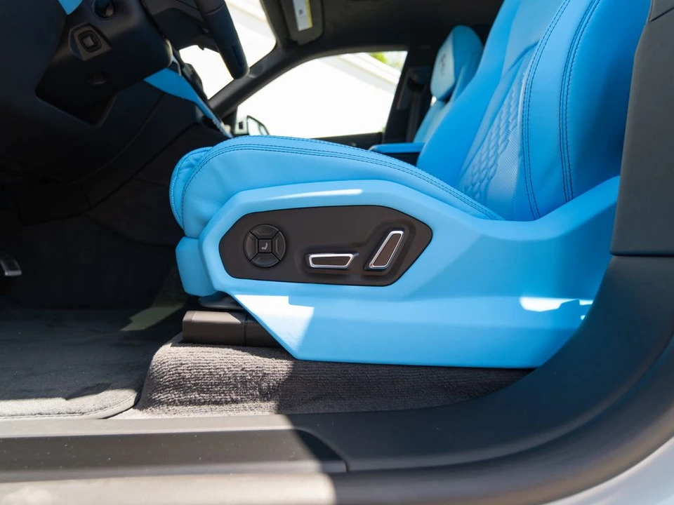 2026 Lamborghini Urus SE - Image 18 of 31