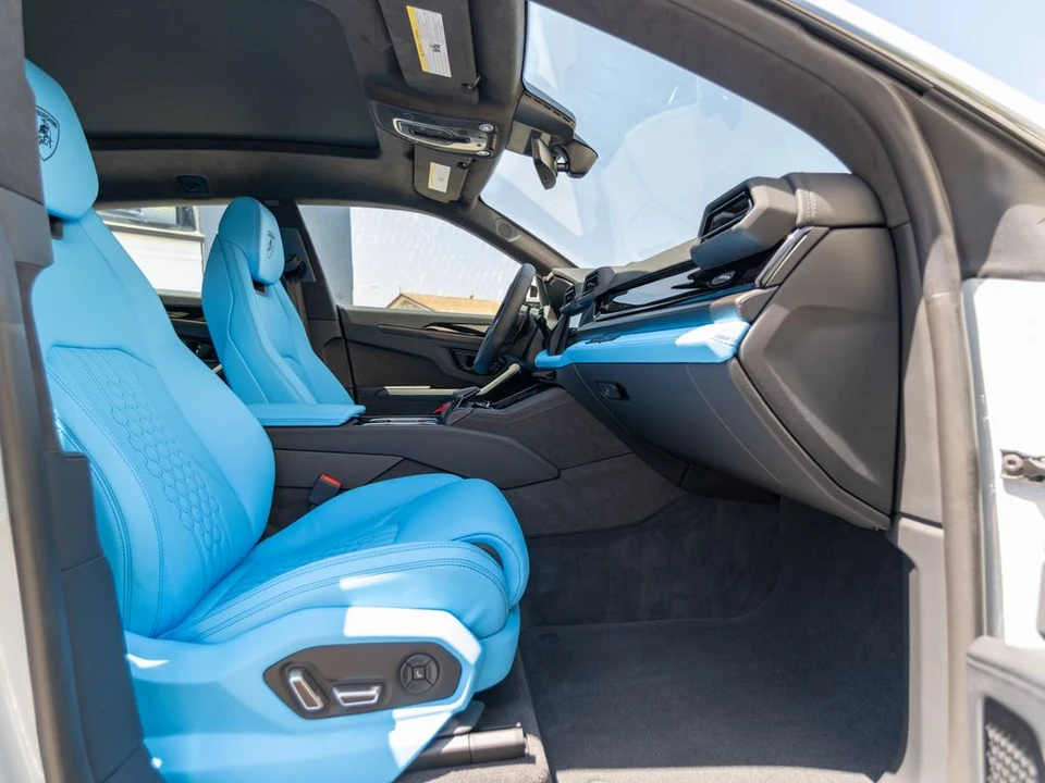 2026 Lamborghini Urus SE - Image 8 of 31