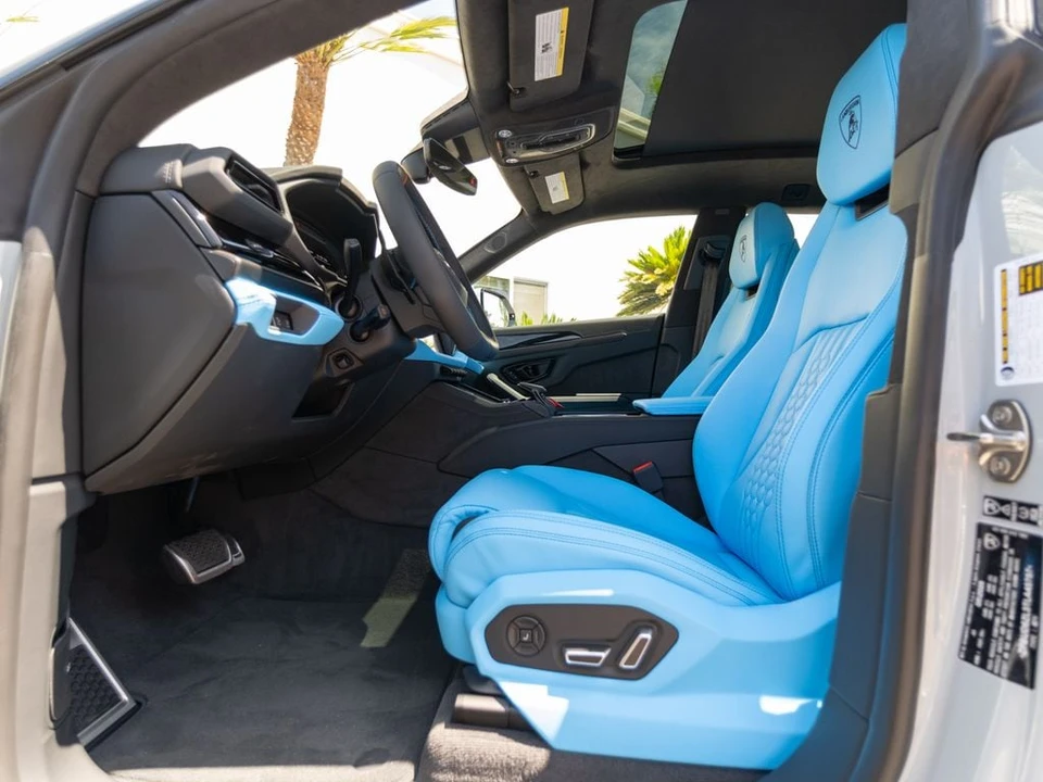 2026 Lamborghini Urus SE - Image 16 of 31