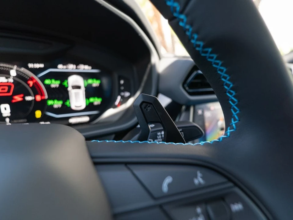 2026 Lamborghini Urus SE - Image 13 of 31