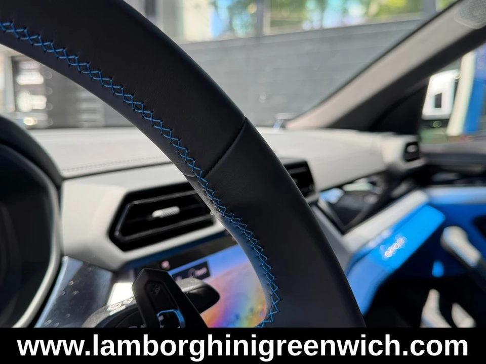 2026 Lamborghini Urus SE - Image 17 of 22