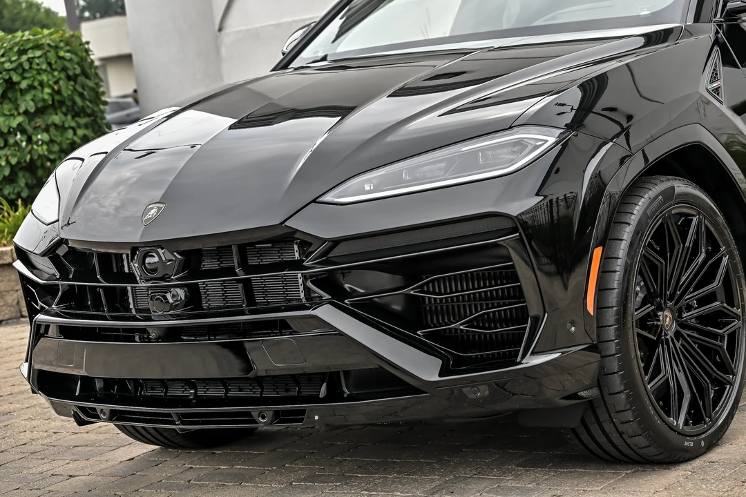 2026 Lamborghini Urus SE - Image 6 of 31