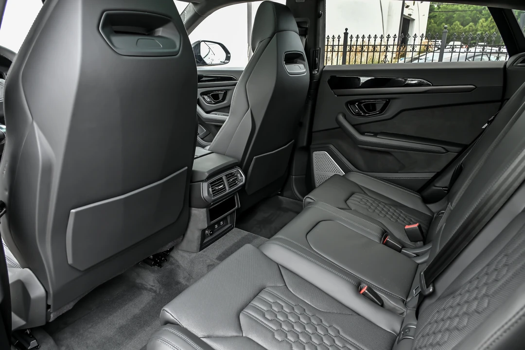 2026 Lamborghini Urus SE - Image 24 of 31