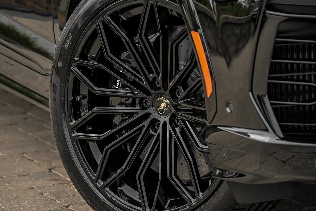 2026 Lamborghini Urus SE - Image 3 of 31