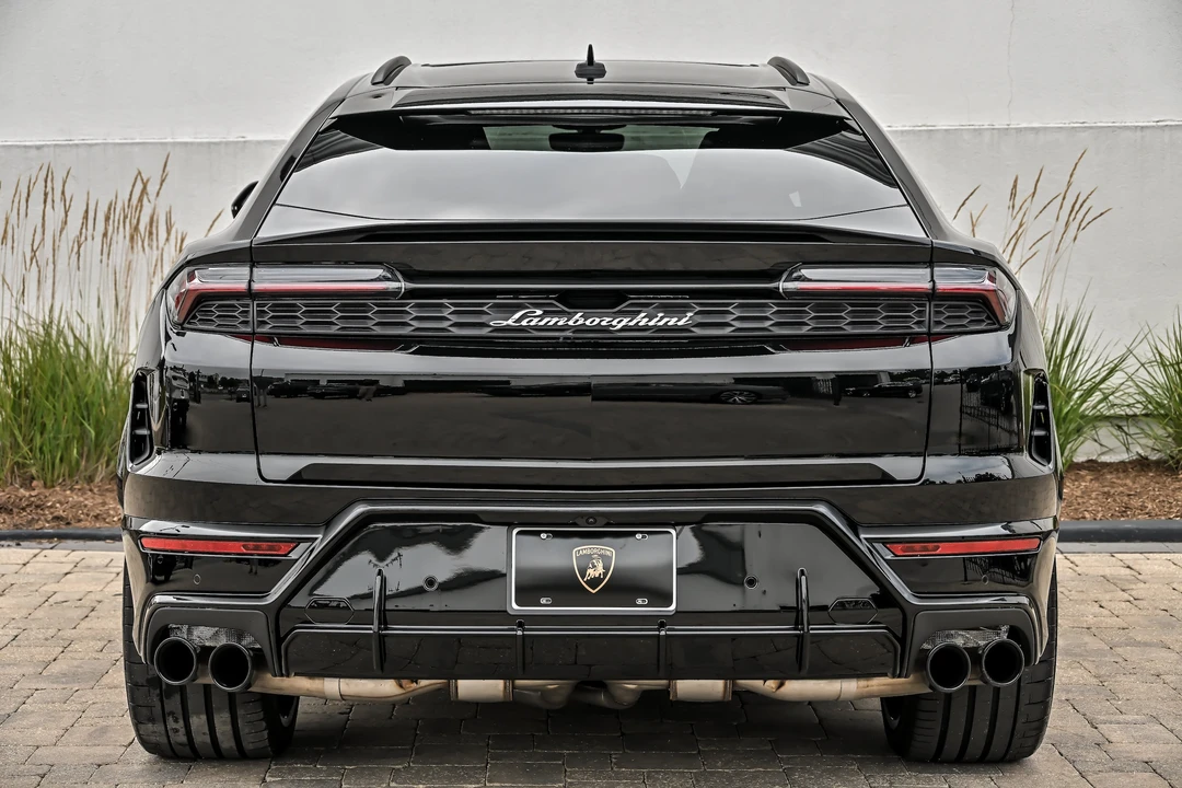 2026 Lamborghini Urus SE - Image 12 of 31