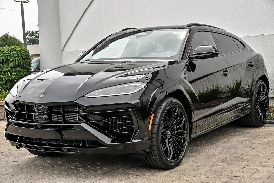 2026 Lamborghini Urus SE - Image 5 of 31