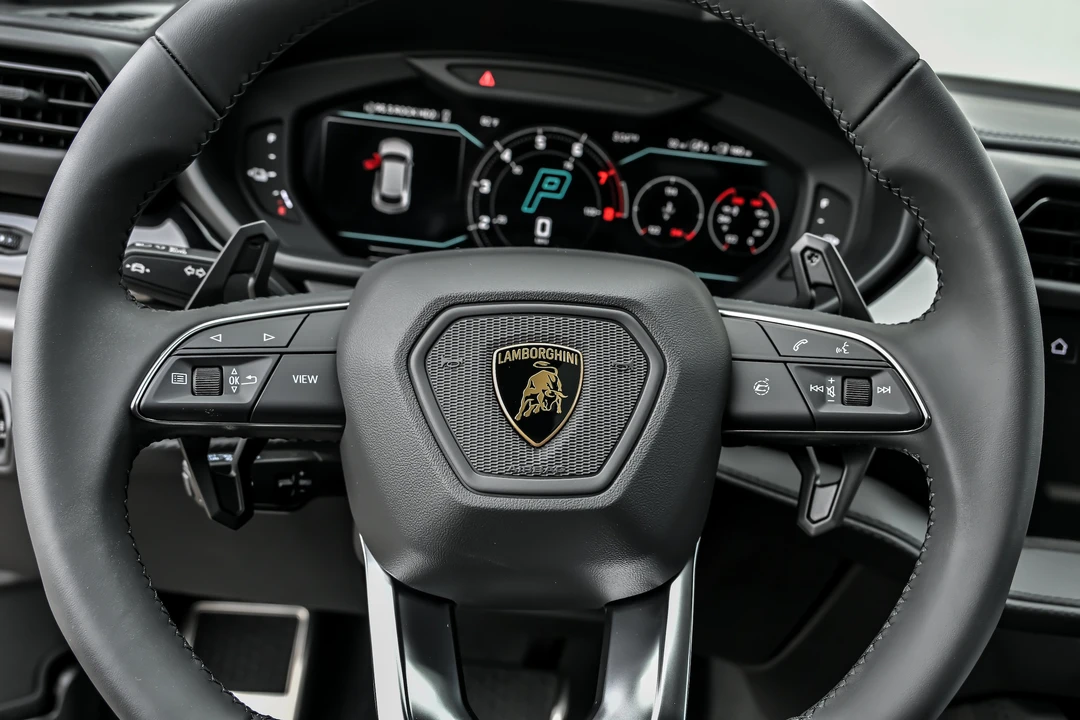 2026 Lamborghini Urus SE - Image 31 of 31