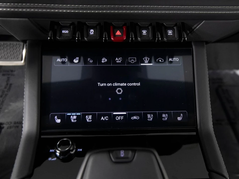 2026 Lamborghini Urus SE - Image 28 of 31