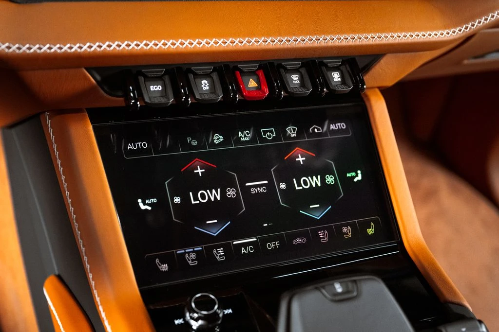 2026 Lamborghini Urus SE - Image 18 of 31