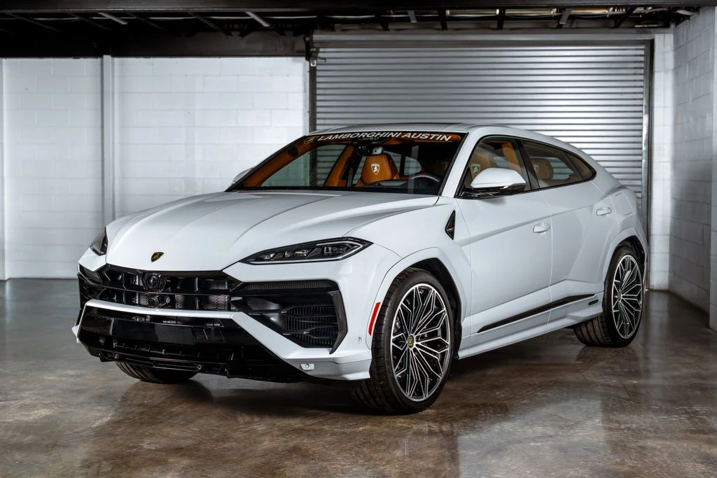 2026 Lamborghini Urus SE - Image 7 of 31