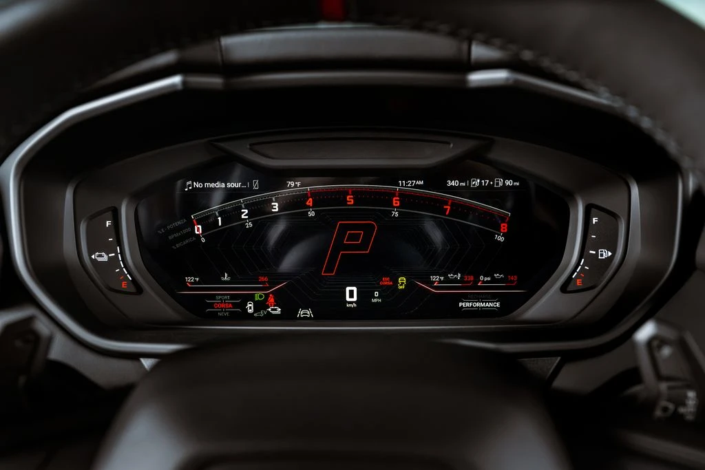 2026 Lamborghini Urus SE - Image 15 of 31