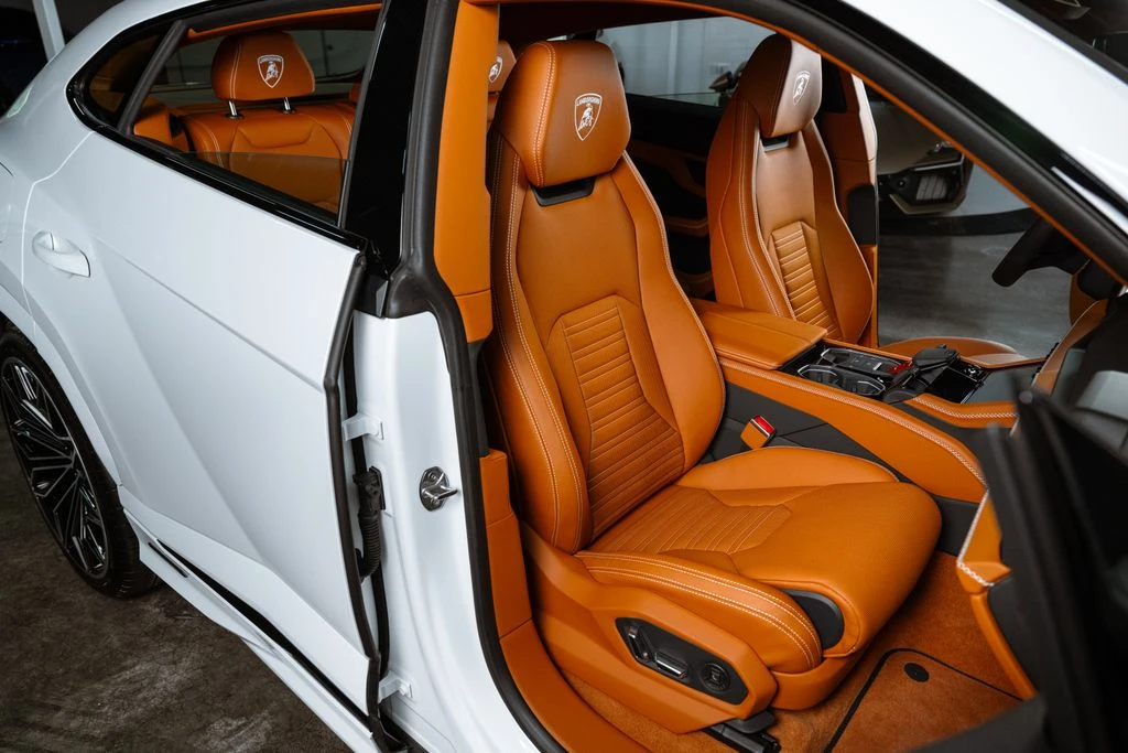 2026 Lamborghini Urus SE - Image 26 of 31