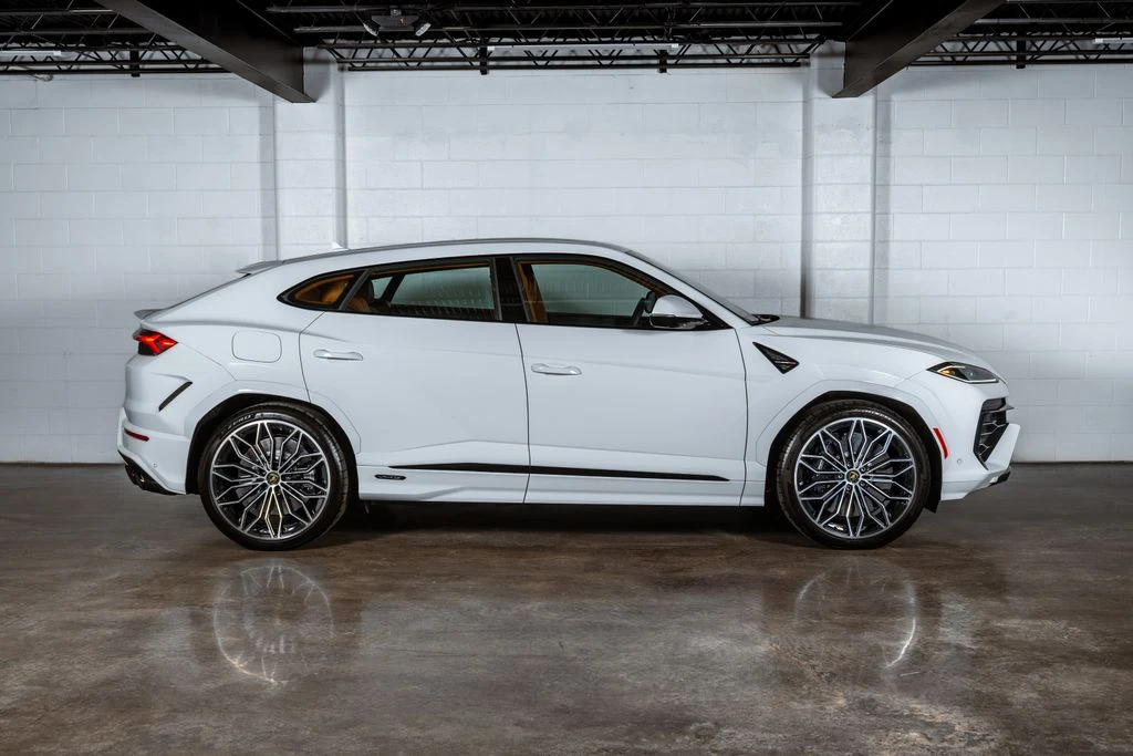 2026 Lamborghini Urus SE - Image 2 of 31
