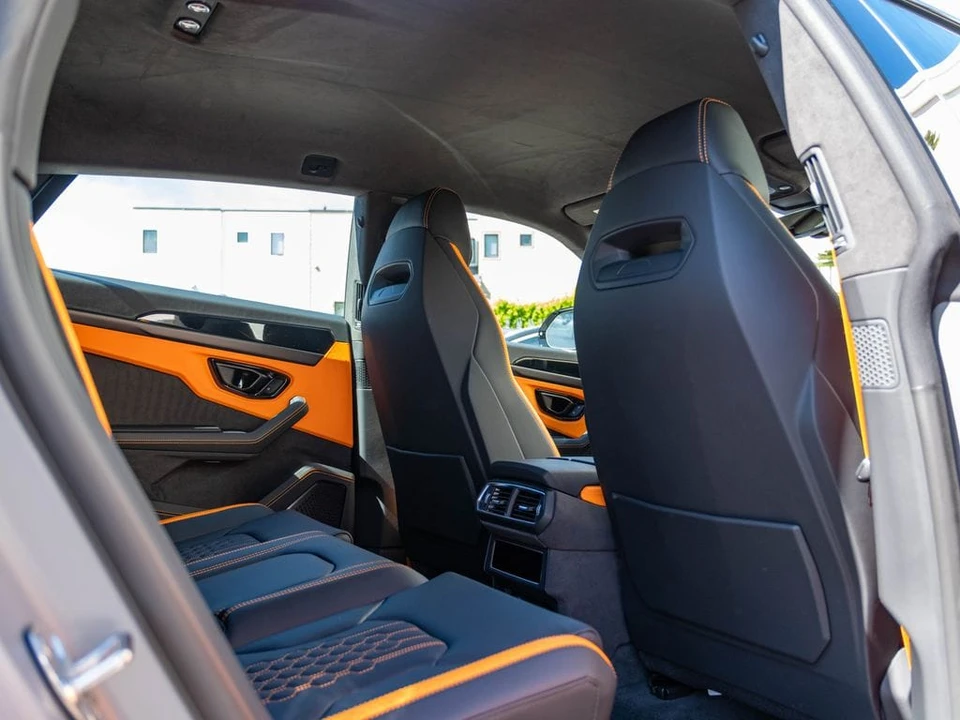 2026 Lamborghini Urus - Image 24 of 31