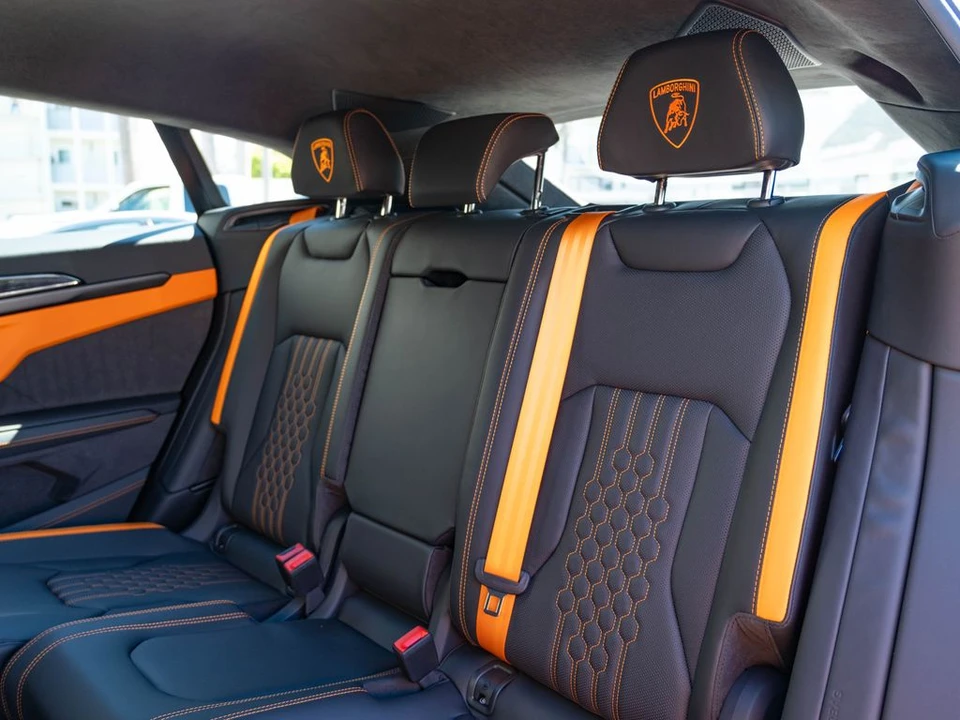 2026 Lamborghini Urus - Image 6 of 31