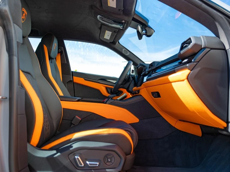 2026 Lamborghini Urus - Image 8 of 31