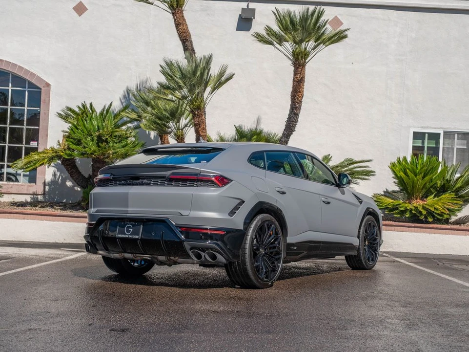 2026 Lamborghini Urus - Image 3 of 31