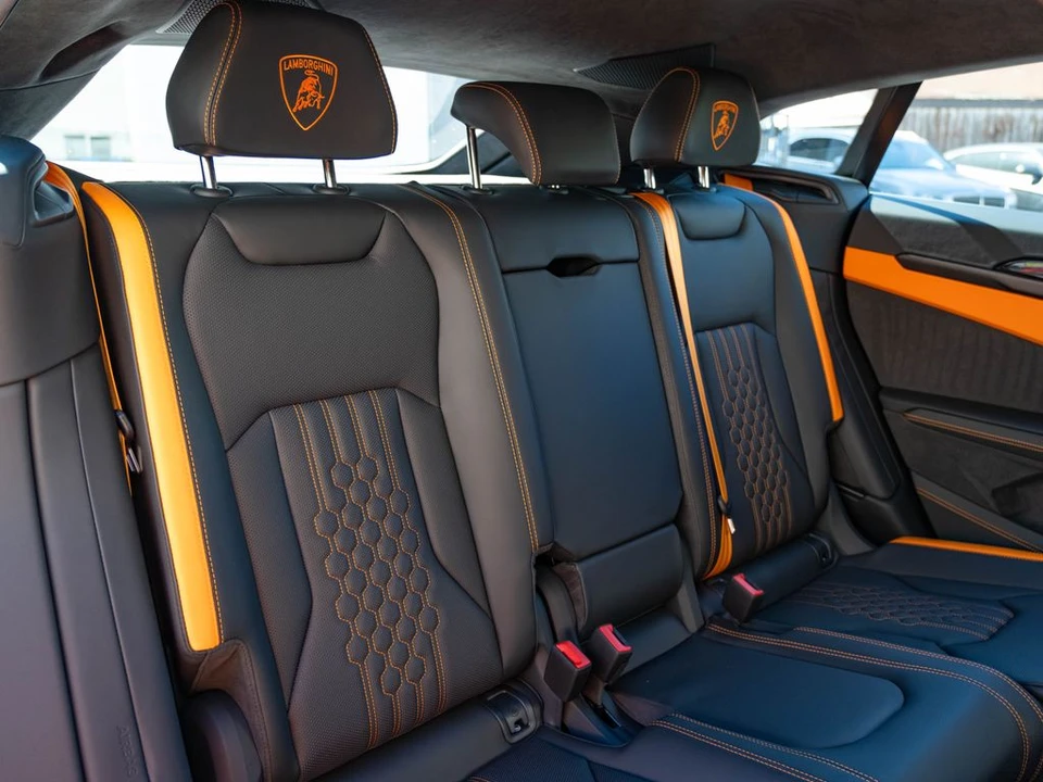 2026 Lamborghini Urus - Image 26 of 31