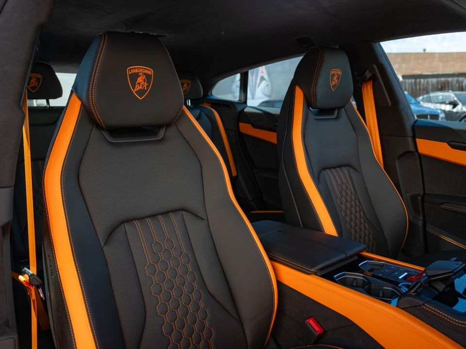 2026 Lamborghini Urus - Image 28 of 31