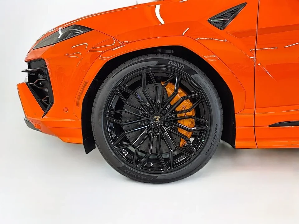 2026 Lamborghini Urus SE - Image 31 of 31