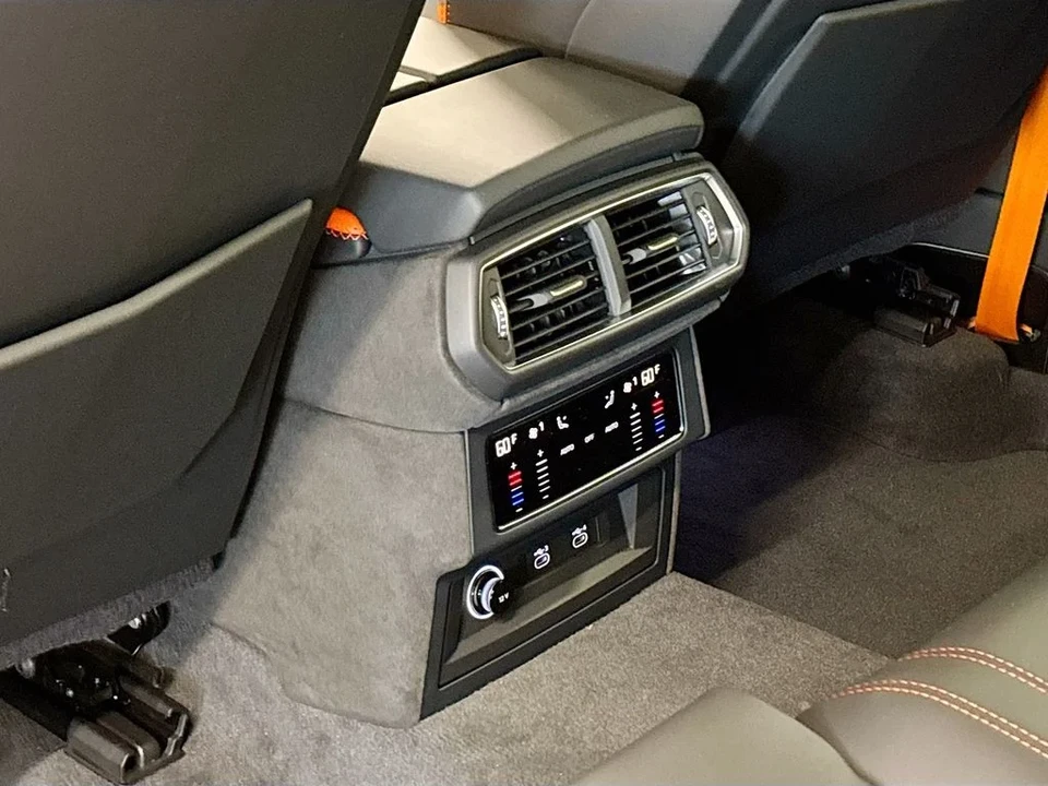 2026 Lamborghini Urus SE - Image 17 of 31
