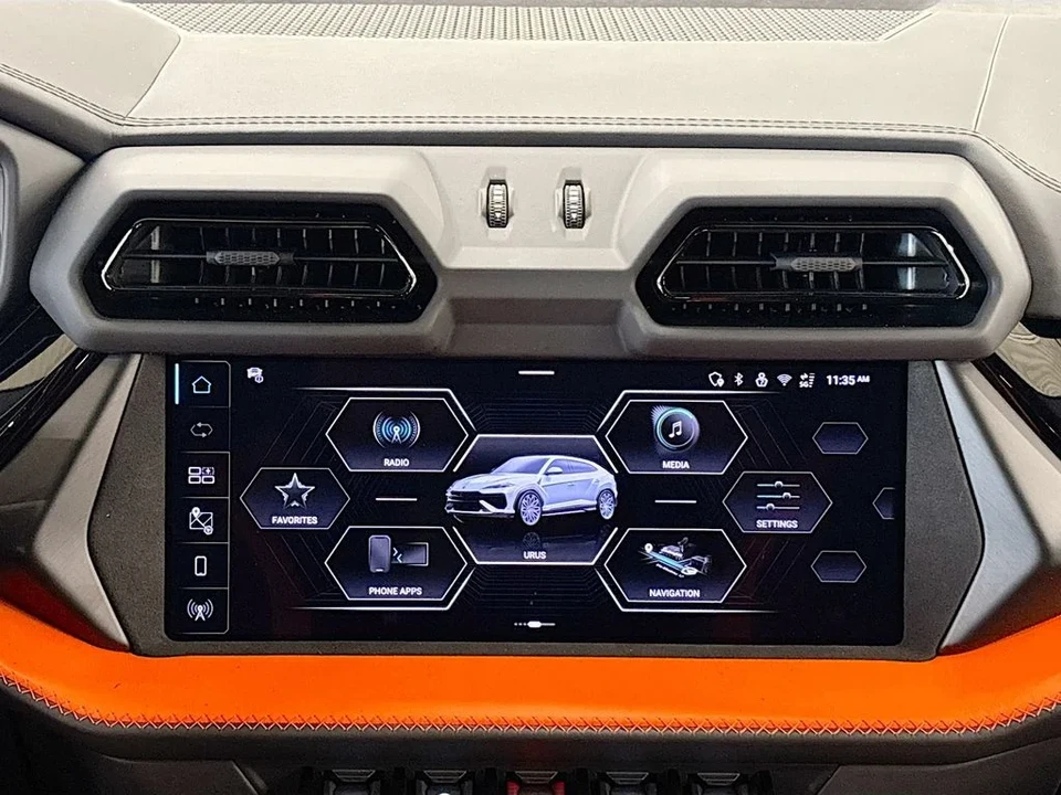 2026 Lamborghini Urus SE - Image 12 of 31