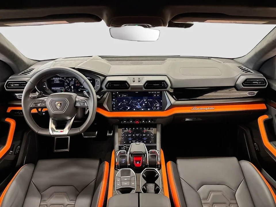 2026 Lamborghini Urus SE - Image 9 of 31