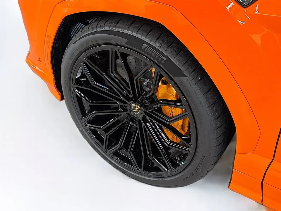 2026 Lamborghini Urus SE - Image 27 of 31